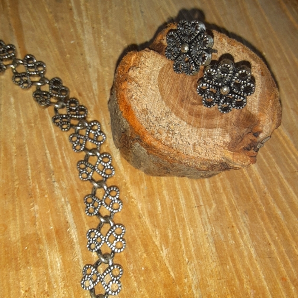 Clover costume jewelry, necklace & matching earrings set